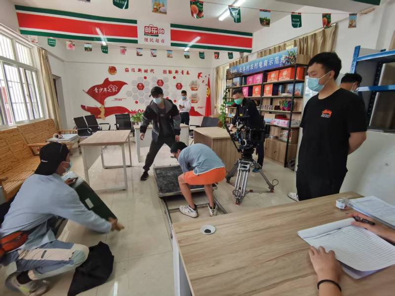 追星女孩心理学分析报告：正阳县广告片拍摄公司揭秘饭圈应援式传播逻辑